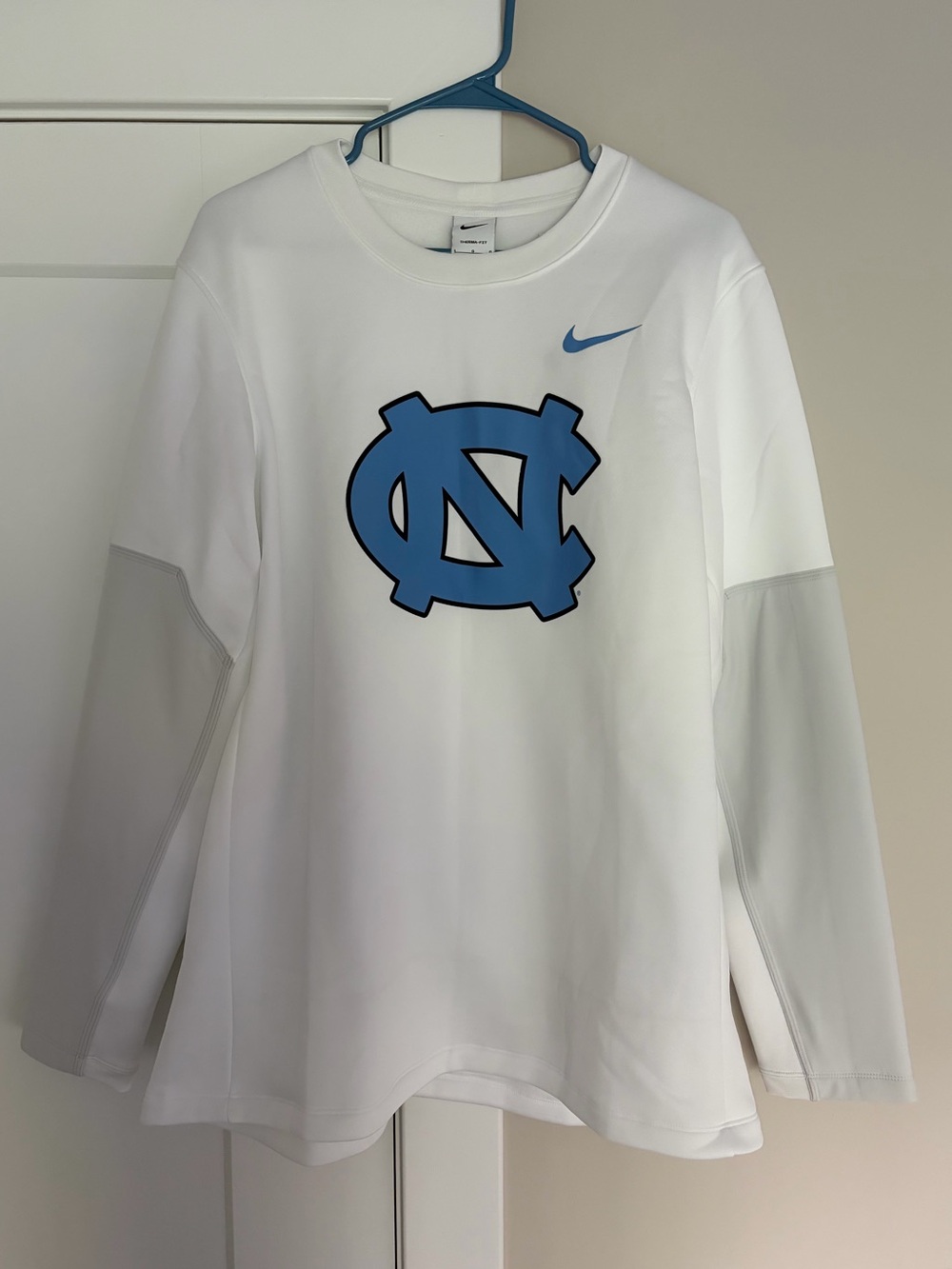 Nike UNC Therma-fit White Long Sleeve Crewneck - Size L